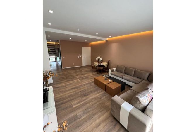 Shtepi ne shitje 2+1 ne Tirane - 210,000 Euro