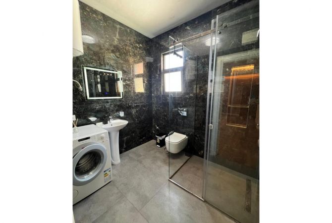 Shtepi ne shitje Apartament ne Tirane, 2+1, Mobilimi E mobiluar, Pagesa 210,000  Euro.