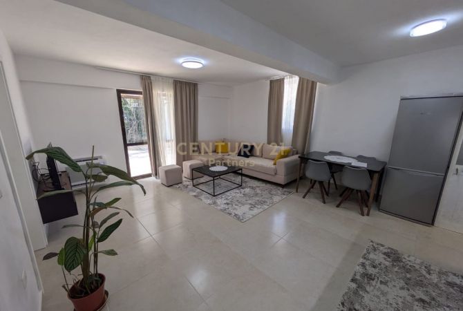 Shtepi me qera 2+1 ne Tirane - 800 Euro