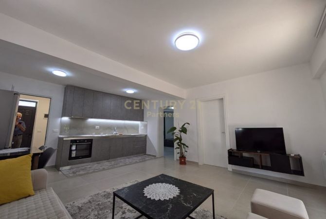 Shtepi me qera 2+1 ne Tirane - 800 Euro