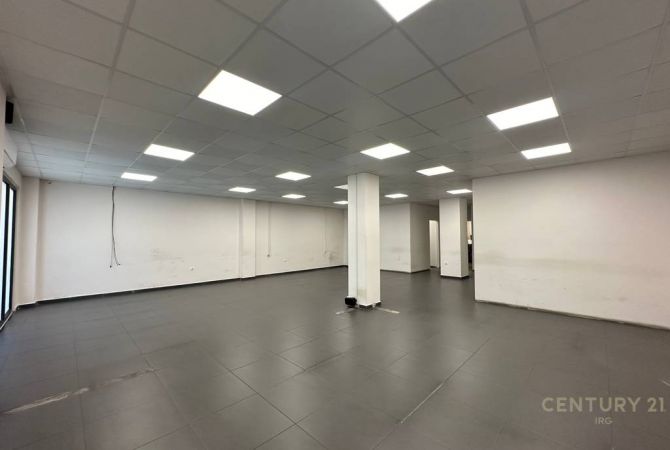 Ambient biznesi me qera 3+1 ne Tirane - 200 Euro