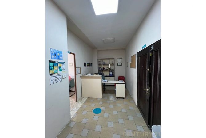 Ambient biznesi me qera 3+1 ne Tirane - 1,700 Euro