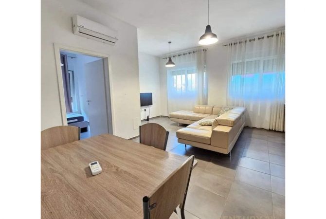 Shtepi me qera Apartament ne Tirane, 2+1, Mobilimi E mobiluar, Pagesa 500  Euro.