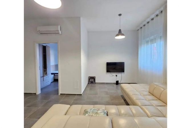 Shtepi me qera Apartament ne Tirane, 2+1, Mobilimi E mobiluar, Pagesa 500  Euro.
