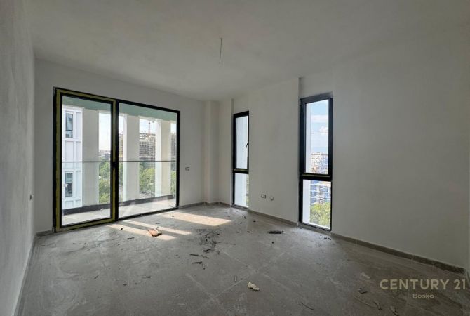 Ambjent biznesi me qera 3+1 ne Tirane - 4,920 Euro