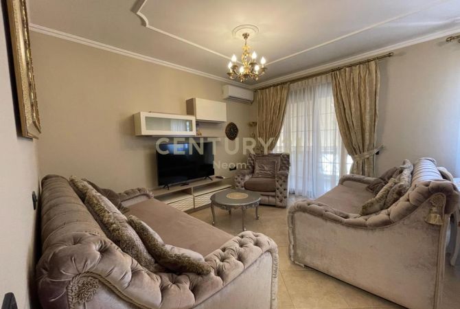 Shtepi me qera 2+1 ne Tirane - 1,000 Euro