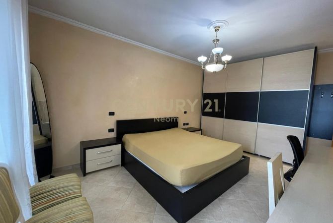 Shtepi me qera Apartament ne Tirane, 2+1, Mobilimi E mobiluar, Pagesa 1,000  Euro.