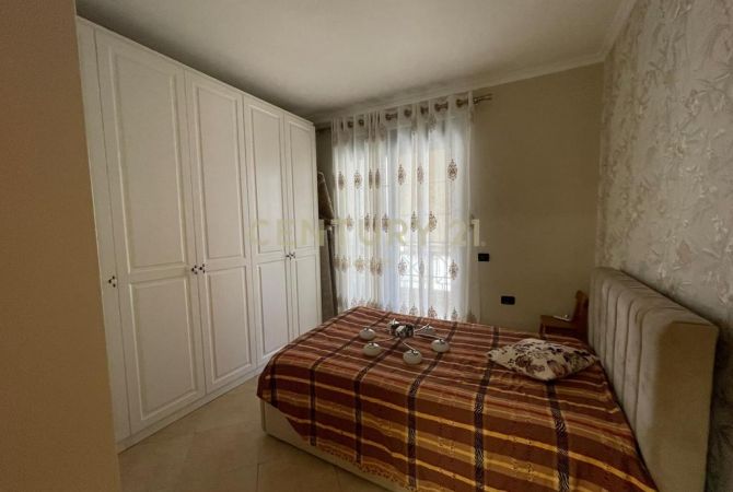 Shtepi me qera Apartament ne Tirane, 2+1, Mobilimi E mobiluar, Pagesa 1,000  Euro.