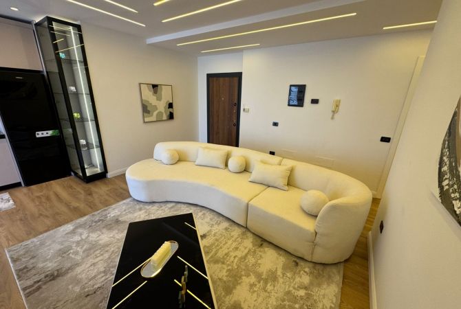 Shtepi ne shitje Apartament ne Tirane, 2+1, Mobilimi E mobiluar, Pagesa 348,000  Euro.