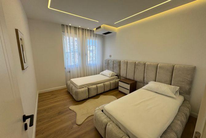 Shtepi ne shitje Apartament ne Tirane, 2+1, Mobilimi E mobiluar, Pagesa 348,000  Euro.
