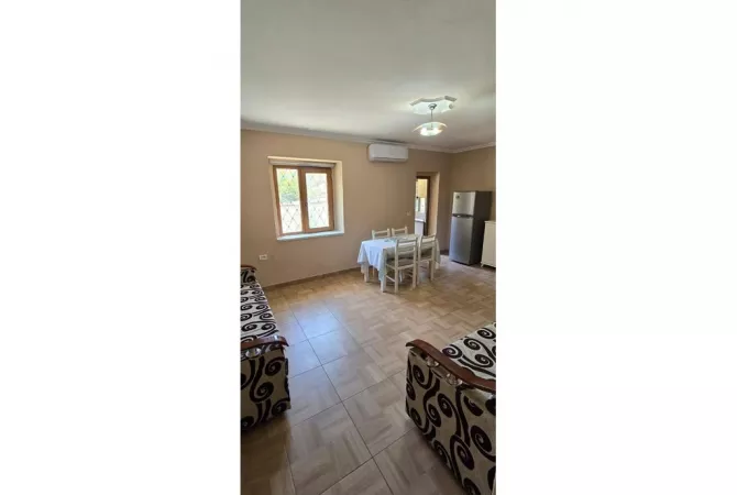 Shtepi ne shitje Apartament ne Tirane, 2+1, Mobilimi E mobiluar, Pagesa 195,000  Euro.