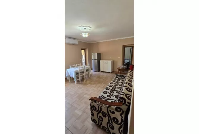 Shtepi ne shitje Apartament ne Tirane, 2+1, Mobilimi E mobiluar, Pagesa 195,000  Euro.
