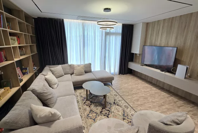 Shtepi me qera 3+1 ne Tirane - 2,500 Euro