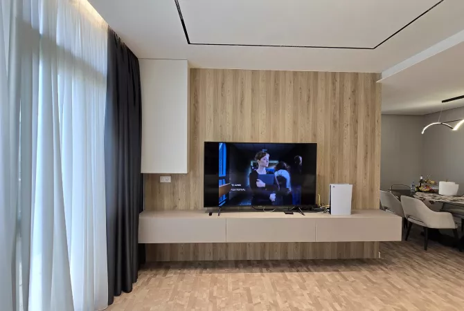Shtepi me qera 3+1 ne Tirane - 2,500 Euro
