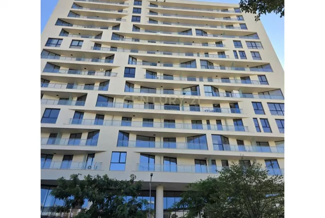Ambient biznesi me qera 3+1 ne Tirane - 1,300 Euro