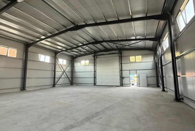 Ambient biznesi me qera 4+1 ne Tirane - 1,500 Euro