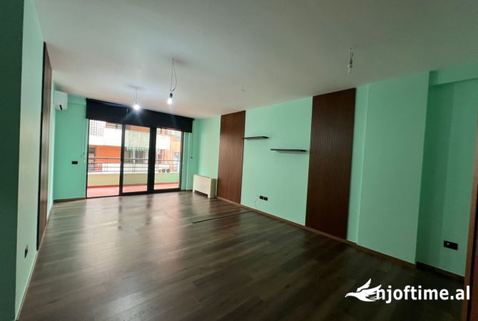 Ambient biznesi me qera 3+1 ne Tirane - 1,500 Euro