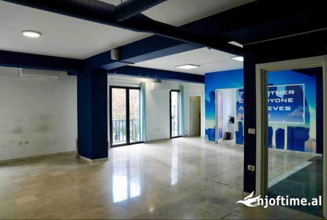 Ambient biznesi me qera 3+1 ne Tirane - 1,500 Euro
