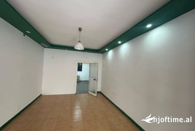 Ambient biznesi me qera 3+1 ne Tirane - 400 Euro