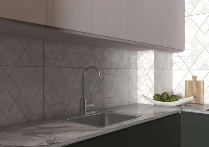 Shtepi ne shitje Apartament ne Tirane, 3+1, Mobilimi Bosh, pa mobiluar, Pagesa 390,000  Euro.