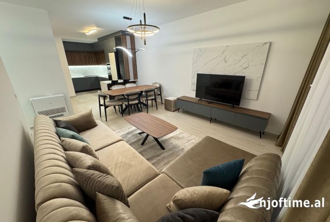 Shtepi me qera 2+1 ne Tirane - 1,800 Euro