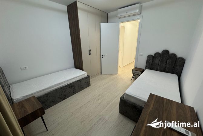 Shtepi me qera Apartament ne Tirane, 2+1, Mobilimi E mobiluar, Pagesa 1,800  Euro.