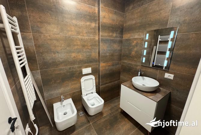 Shtepi me qera Apartament ne Tirane, 2+1, Mobilimi E mobiluar, Pagesa 1,800  Euro.