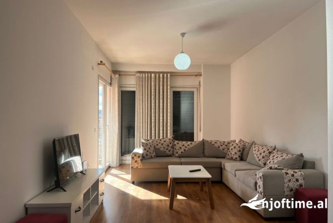 Shtepi me qera 2+1 ne Tirane - 600 Euro