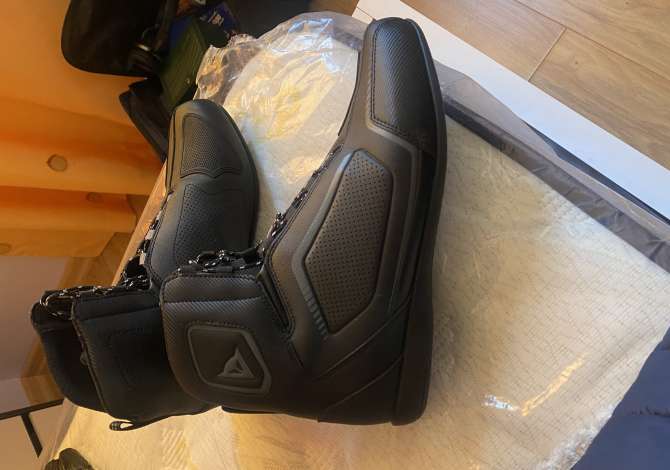 Accessori uomo e donna  a Berat - 1,700 Euro
