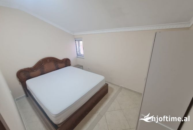 Shtepi me qera 2+1 ne Tirane - 40,000 Leke