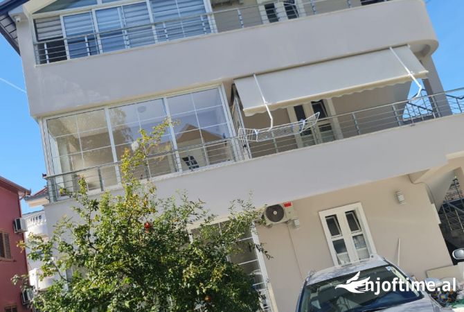 Shtepi me qera 2+1 ne Tirane - 40,000 Leke
