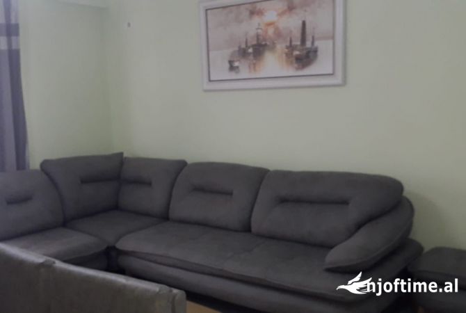 Shtepi me qera 2+1 ne Tirane - 400 Euro