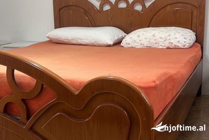 Shtepi me qera Shtepi Private ne Tirane, 1+1, Mobilimi E mobiluar, Pagesa 300  Euro.