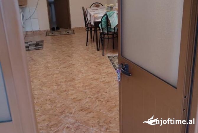 Shtepi me qera Shtepi Private ne Tirane, 2+1, Mobilimi E mobiluar, Pagesa 350  Euro.