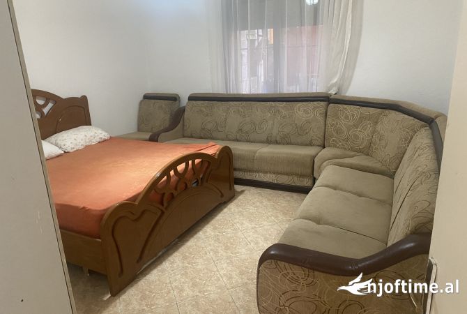 Shtepi me qera Apartament ne Tirane, 1+1, Mobilimi E mobiluar, Pagesa 30,000  Leke.