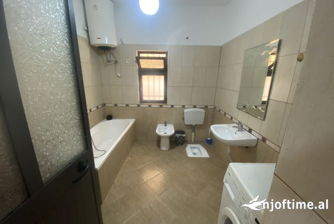 Shtepi me qera 1+1 ne Tirane - 30,000 Leke