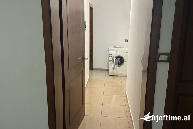 Shtepi me qera Apartament ne Tirane, 1+1, Mobilimi E mobiluar, Pagesa 320  Euro.