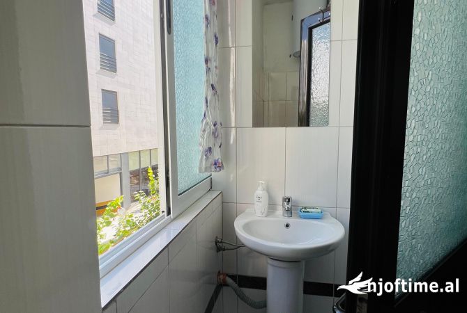 Shtepi me qera Garsoniere ne Tirane - 320 Euro