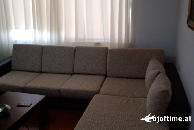 Shtepi me qera 3+1 ne Tirane - 450 Euro