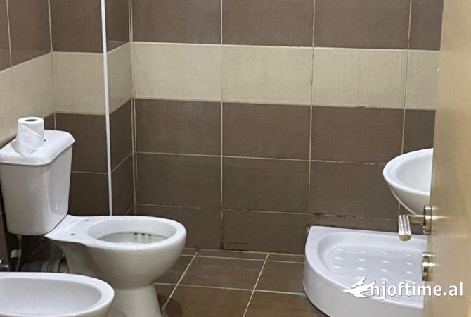 Shtepi me qera 1+1 ne Tirane - 390 Euro