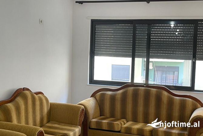 Shtepi me qera 1+1 ne Tirane - 390 Euro
