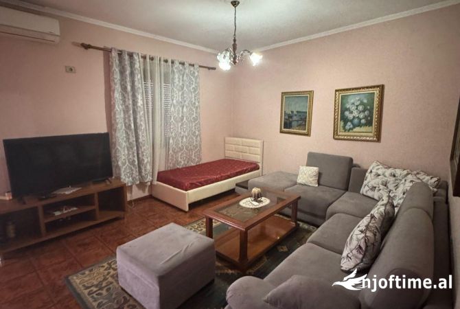 Shtepi me qera 2+1 ne Tirane - 450 Euro