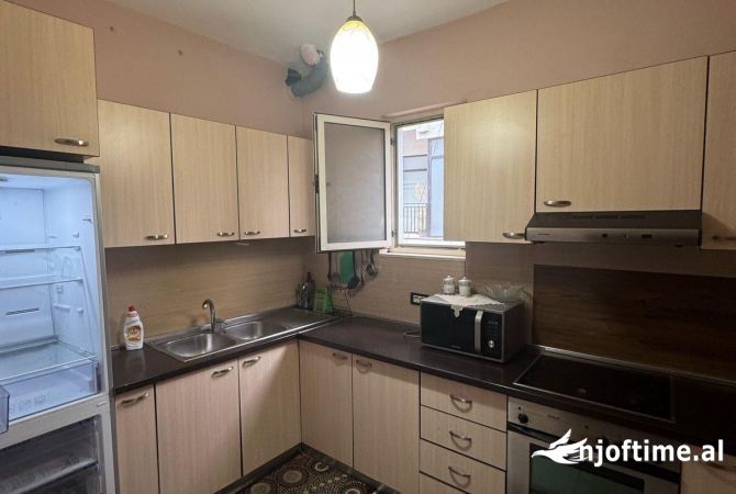Shtepi me qera 2+1 ne Tirane - 450 Euro