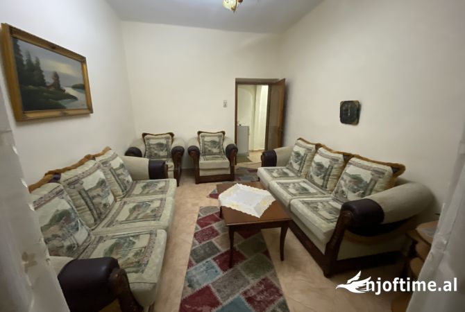 Shtepi me qera 1+1 ne Tirane - 300 Euro