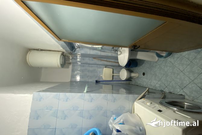 Shtepi me qera Apartament ne Tirane, 1+1, Mobilimi E mobiluar, Pagesa 300  Euro.