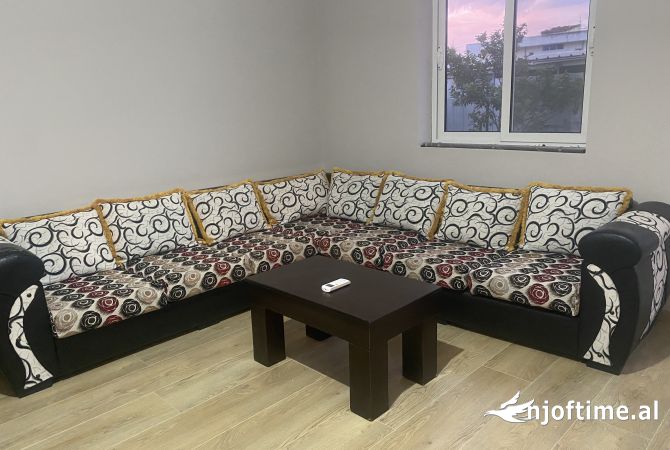 Shtepi me qera 2+1 ne Tirane - 380 Euro