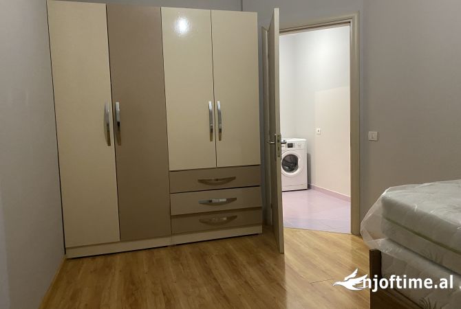 Shtepi me qera 2+1 ne Tirane - 380 Euro