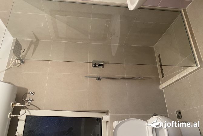 Shtepi me qera Apartament ne Tirane, 2+1, Mobilimi E mobiluar, Pagesa 380  Euro.