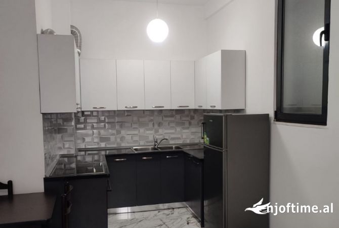 Shtepi me qera 1+1 ne Tirane - 300 Euro