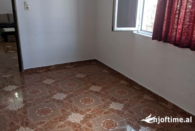 Shtepi me qera 2+1 ne Tirane - 500 Euro